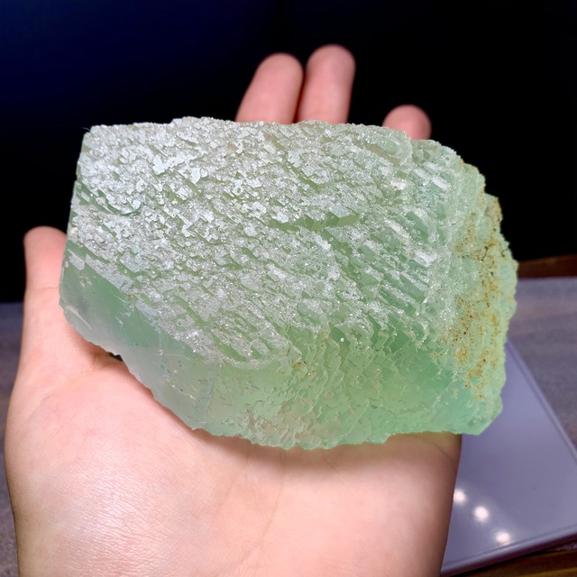 綺麗なグリーンの色合い☆フローライト原石クラスター