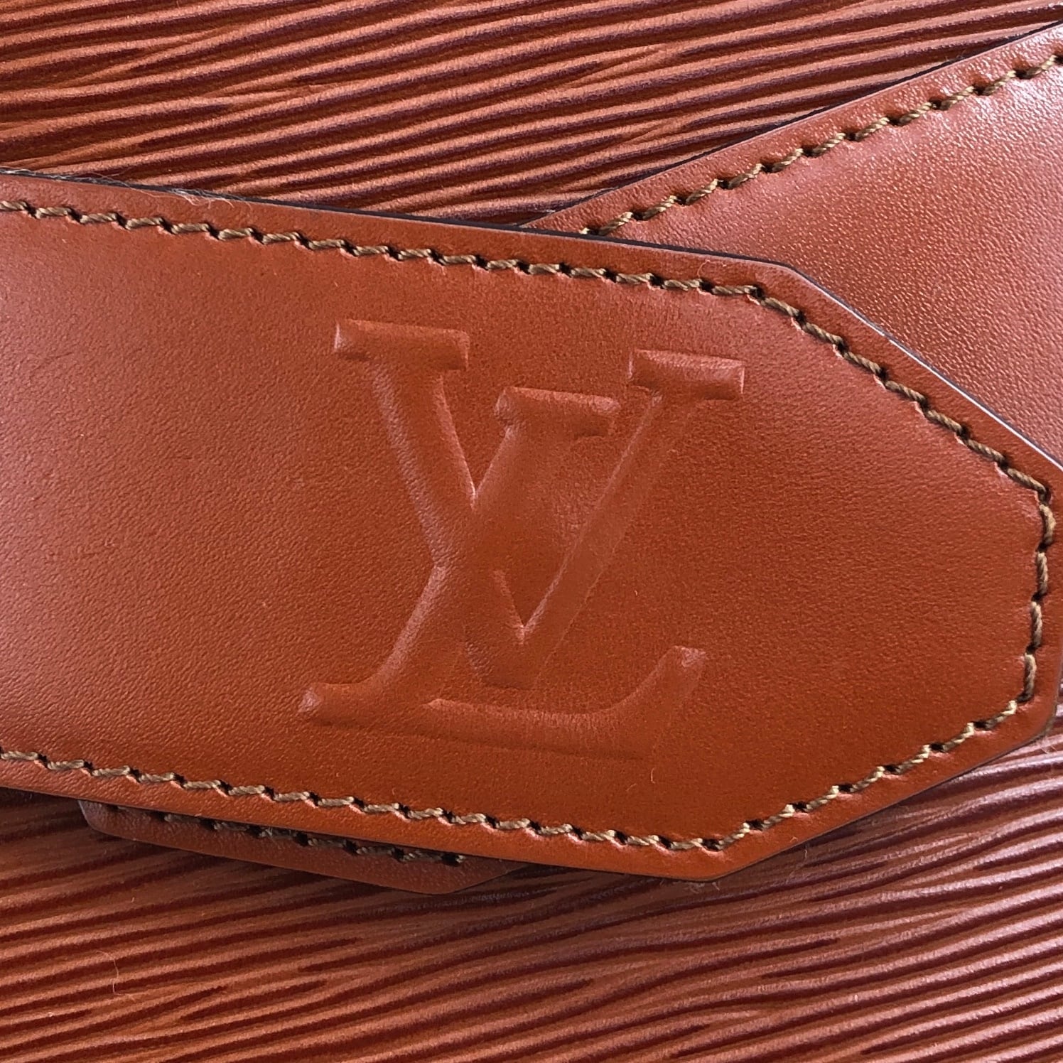 LOUIS VUITTON ルイヴィトン エピ ショルダーバッグ ブラウン レザー