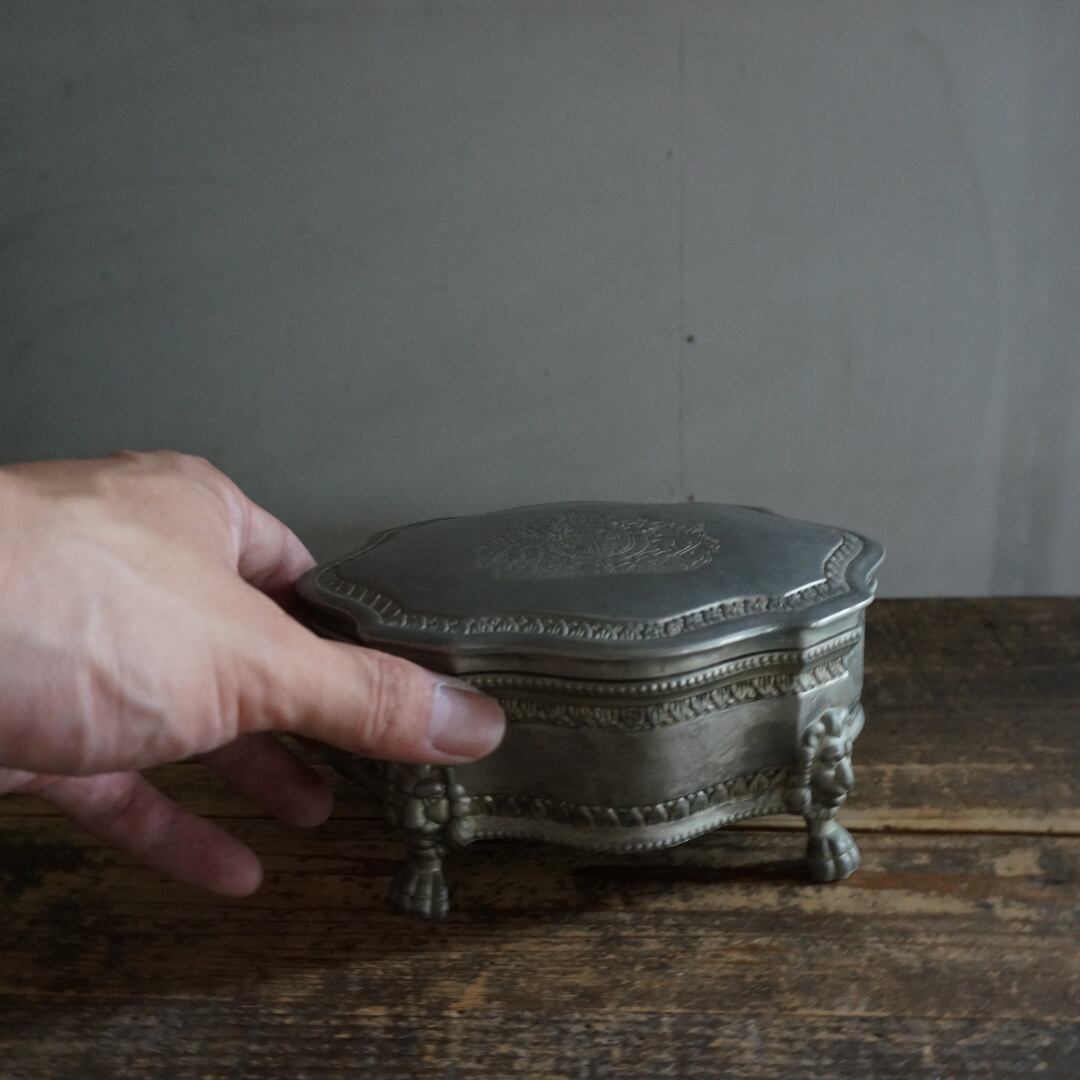 古いフランスのジュエリーボックス