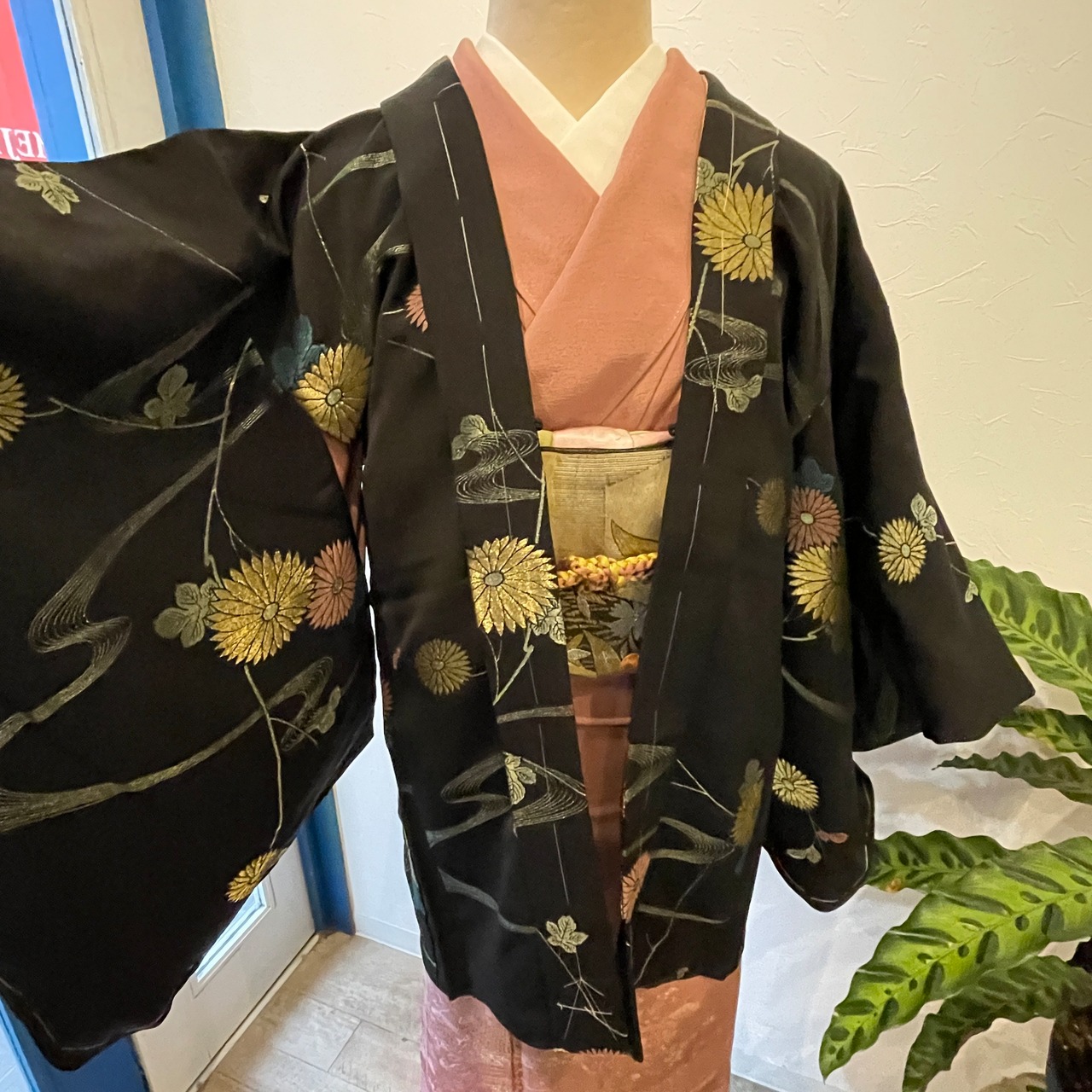 アンティーク羽織 黒羽織 羽織 菊 流線 刺繍 金糸 羽織物 ちりよ 