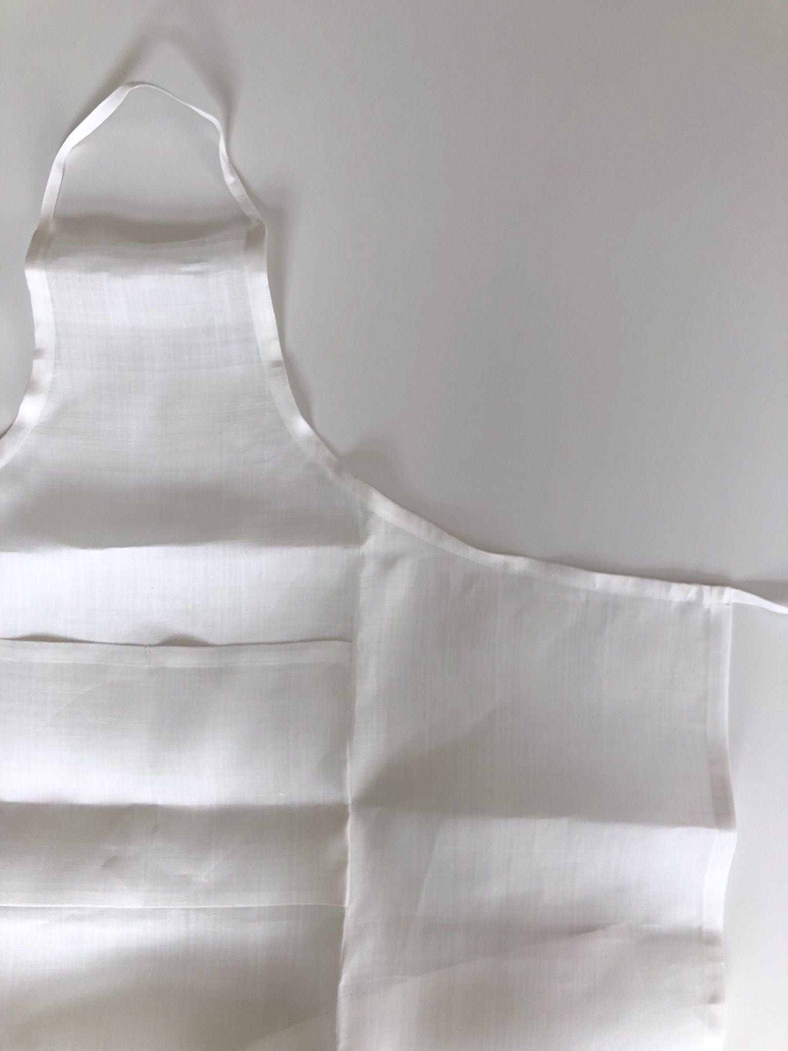 石井すみ子 「手積み手織り苧麻エプロン・白」