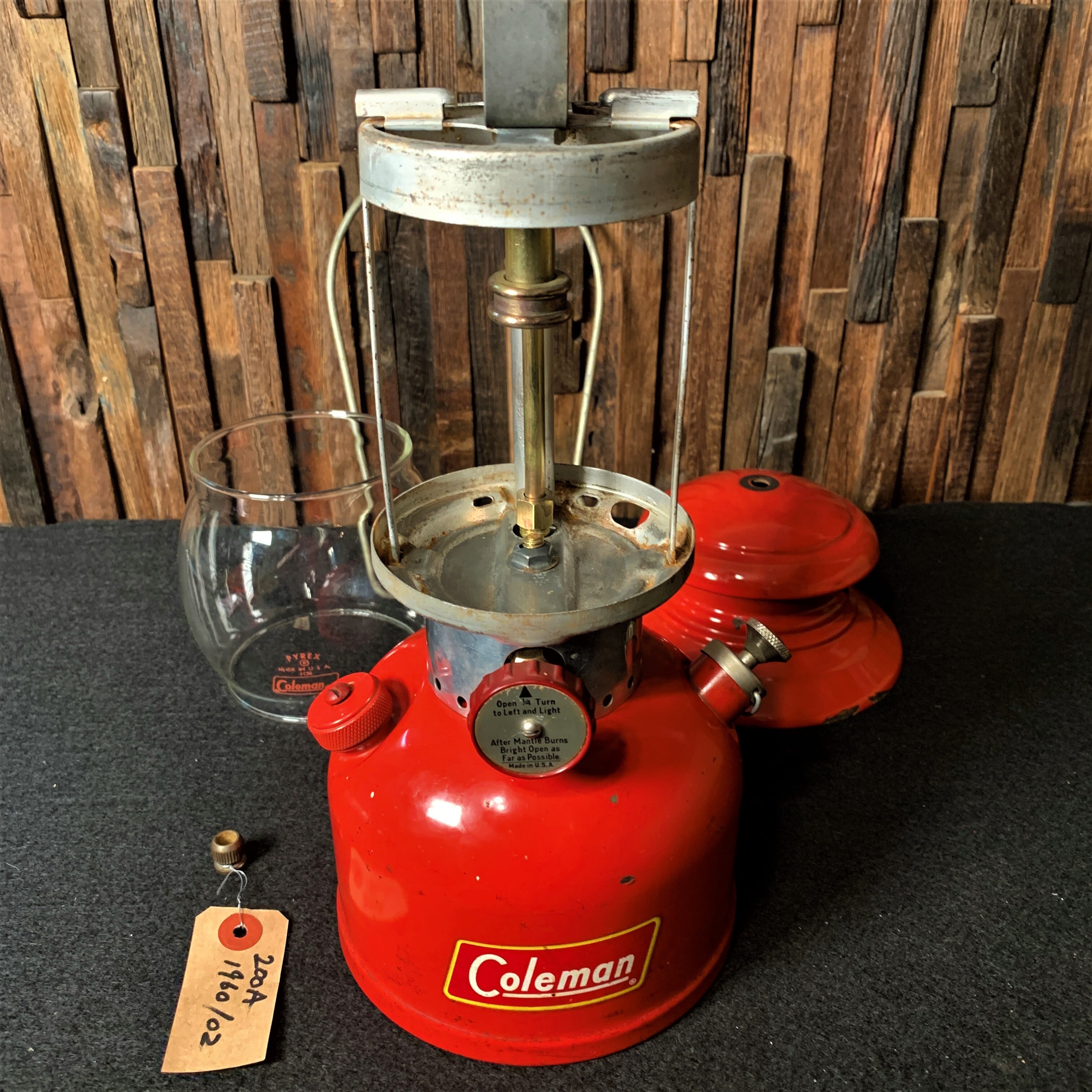 コールマン 200A 1960年2月製造 前期 イエローボーダー 黄枠 ランタン COLEMAN 完全分解製造済み パイレックスグローブ 美品  キャンプ バースデー | スーパービンテージデポ【Super Vintage Depot】