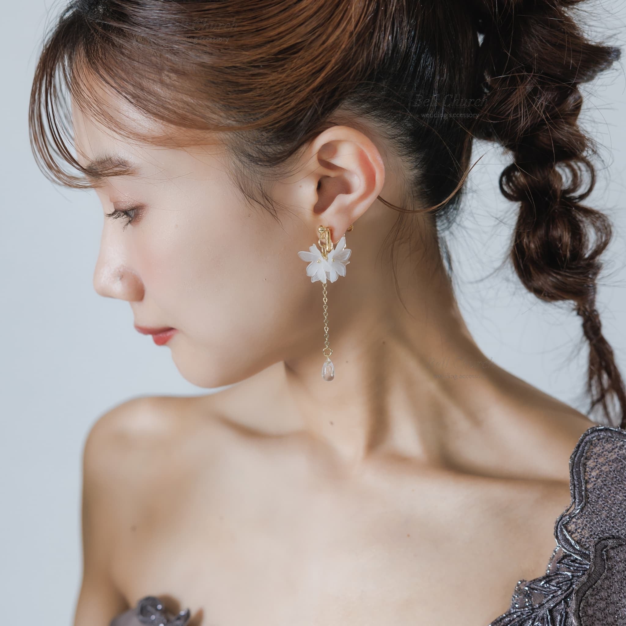 高級 至高 ホワイトゴールド フラワー デザインピアス フラワーデザインダイヤモンドピアス – 18Kホワイトゴールド