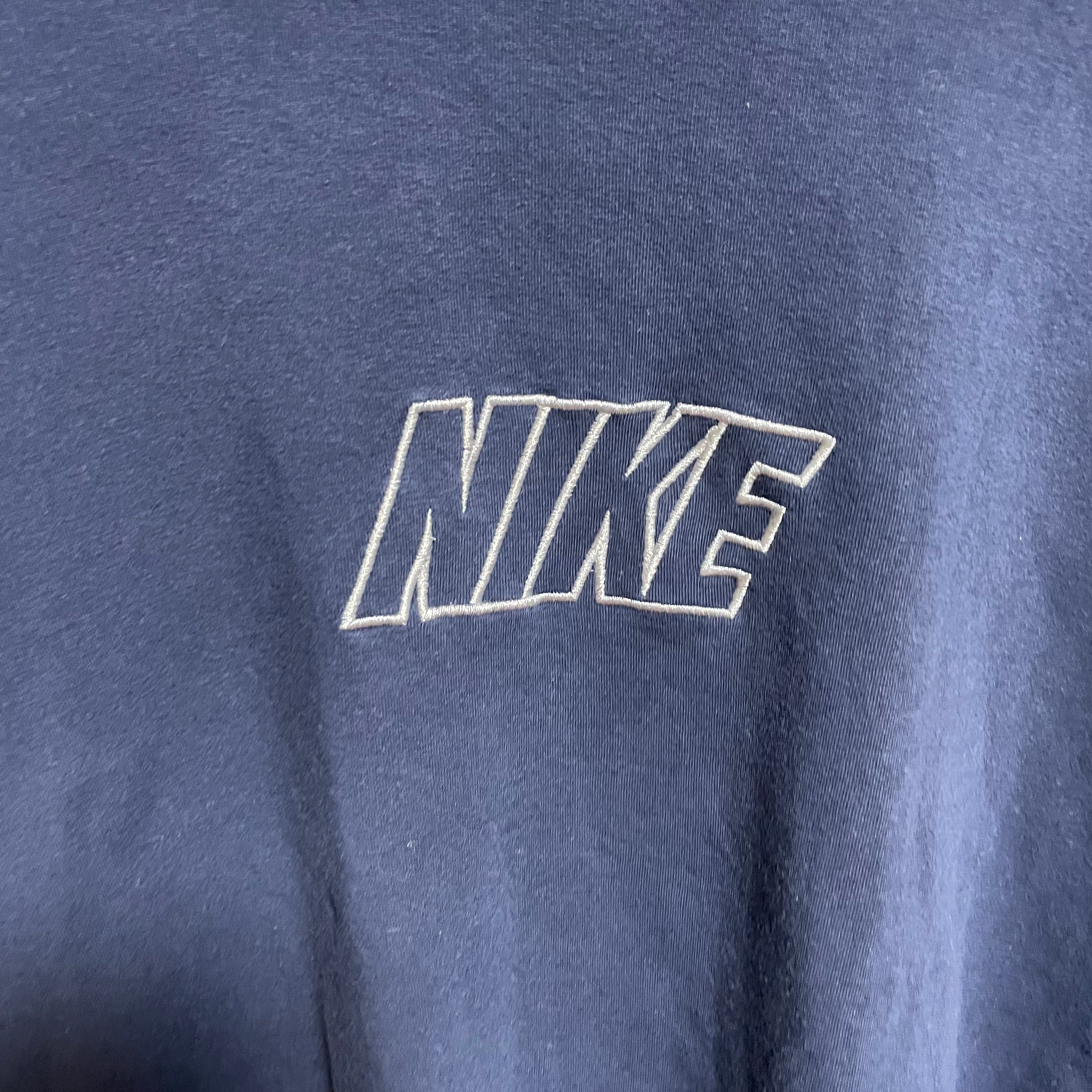 NIKE】ナイキ ロンT デカロゴ刺繍 袖ライン 背面ワンポイント刺繍ロゴ