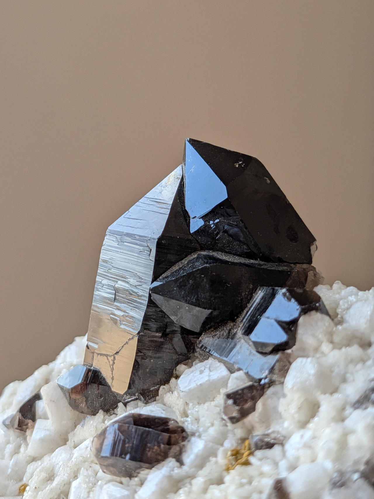 モリオン【黒水晶】長石共生 ⭓ 原石クラスター ⭔ パキスタン・スカルドゥ産　✧　水曜日のセレクト