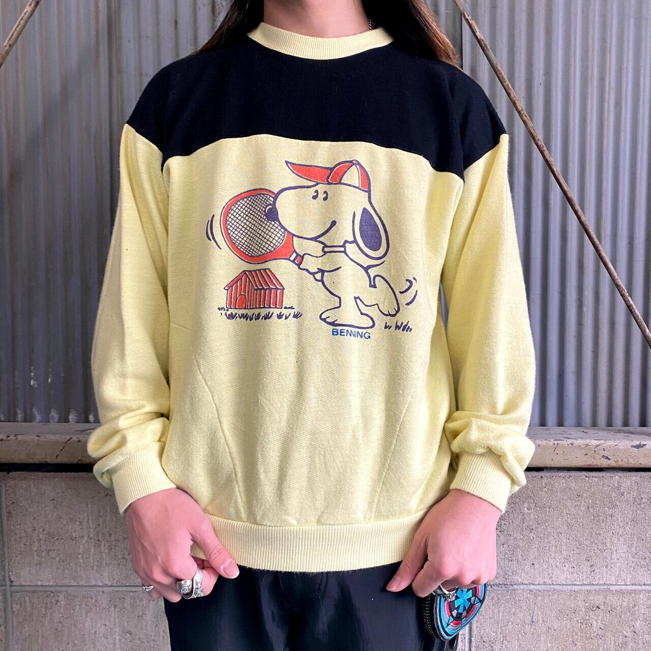 80年代 Snoopy スヌーピー キャラクタースウェット メンズm レディースl 古着 Peanuts ピーナッツ トレーナー 80s ビンテージ ヴィンテージ ブラック イエロー 黒 黄色 スウェット Cave 古着屋 公式 古着通販サイト