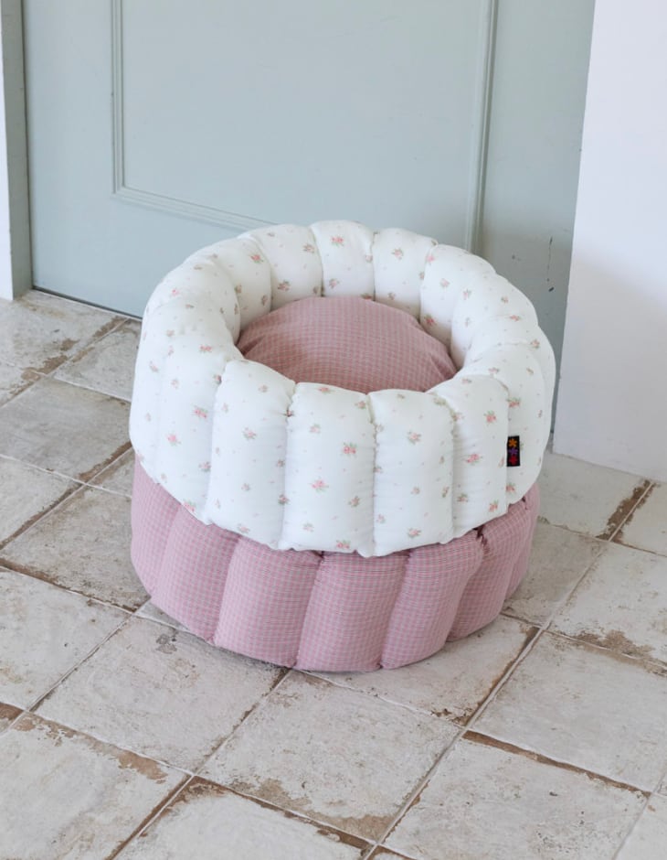 予約【azalea】Blossom Canelé Cushion (Reversible Use)