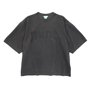 oversized logo t. [shadow]