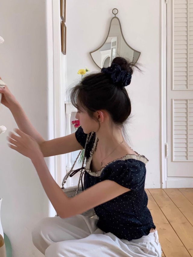 クロップド2wayドットリボンブラウス.1958