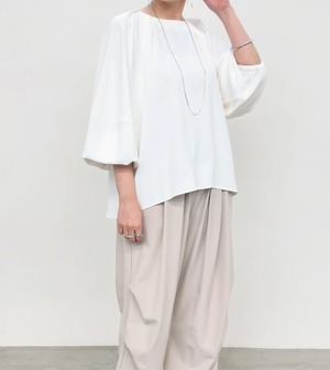 NUS シルキーツイル　タックデザインボリュームブラウス　12-35002