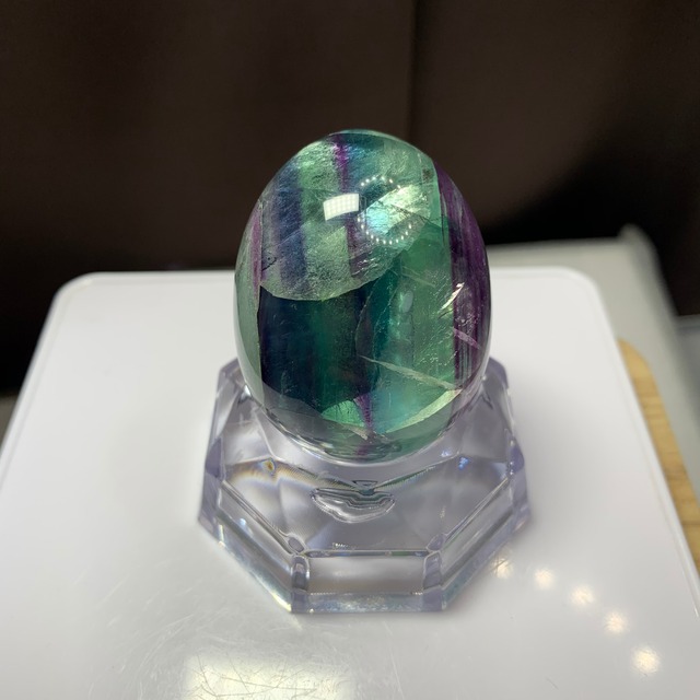 142.虹たまご☆フローライトたまご 台座付き