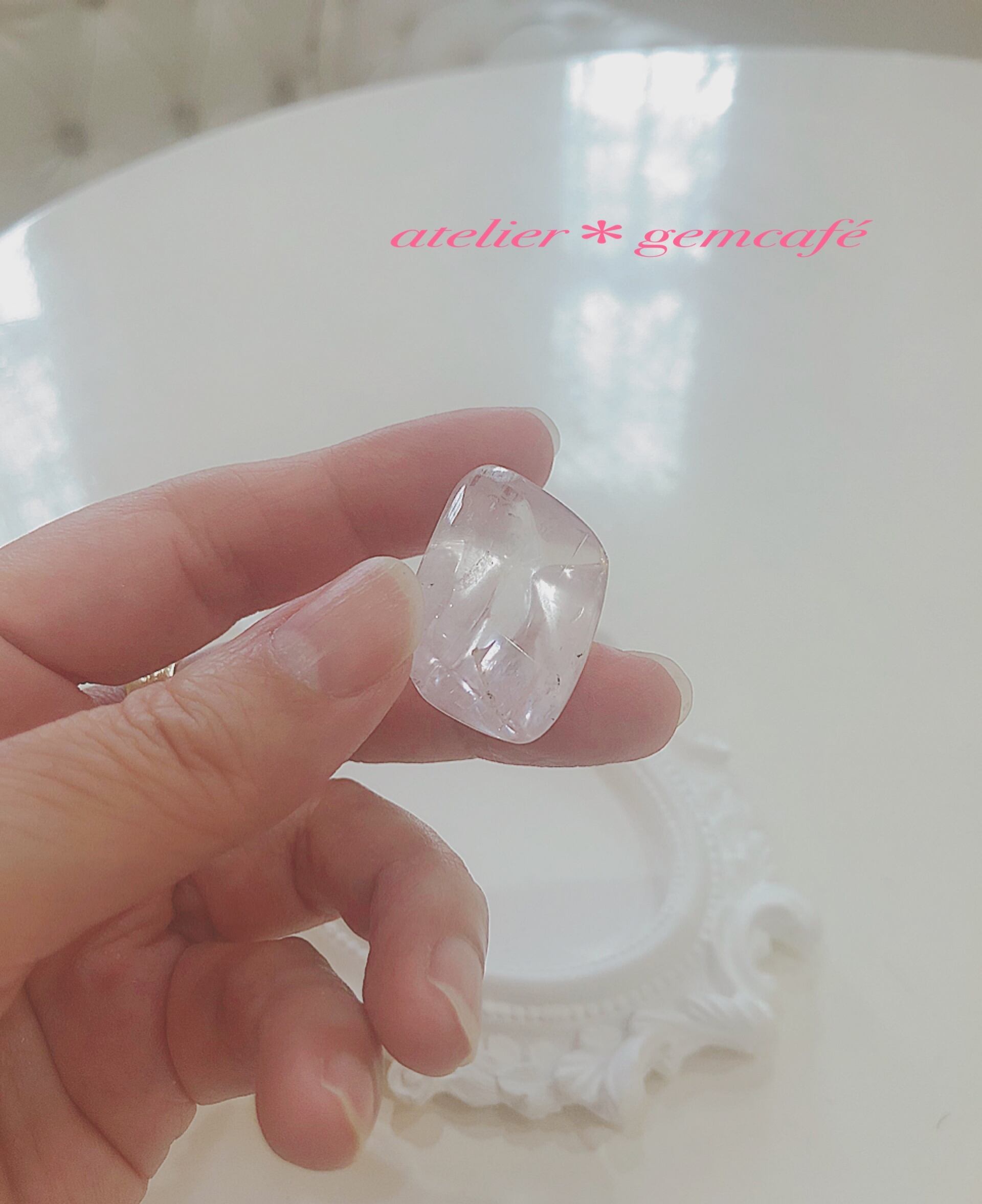 手のひら鉱物 クンツァイト3