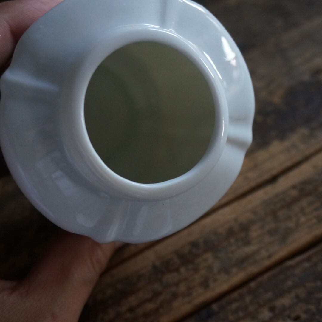 古いスコットランドの陶器キャニスター
