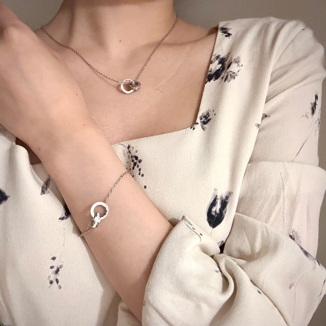 w ring bracelet