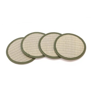 【新着特価】大島屋 イ草 座卓敷き 4枚入 円形 (1枚あたり 約16 x 16cm) ミニ畳 い草 い草マット 畳 へこみ 防止 床 凹み 傷防止