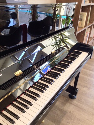 中古ヤマハアップライトピアノ　b121