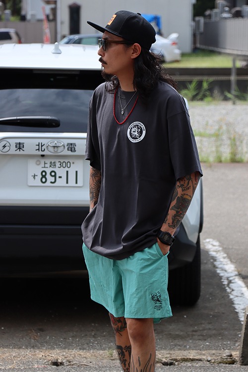 SLINK (スリンク) "WEEKEND ALCOHOLIC CLUB Circle Logo S/S Tee"(SUMI)