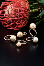 K10 South Sea baroque Pearl (Cradie Ring)