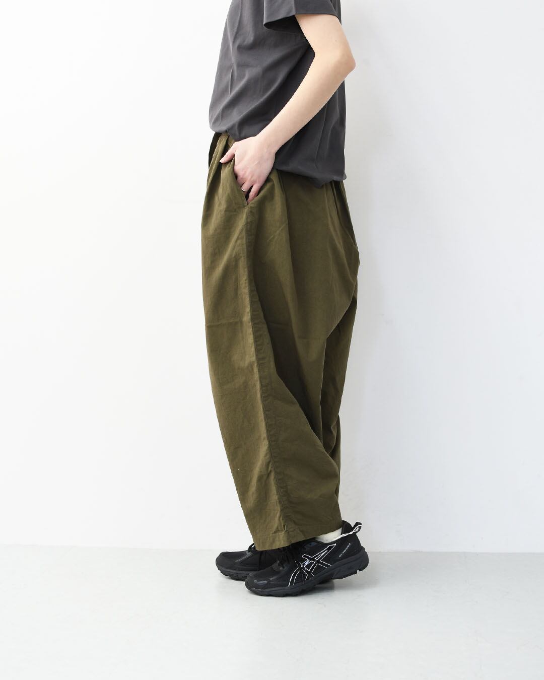 ordinary fits [オーディナリーフィッツ] color bell pants [pt014