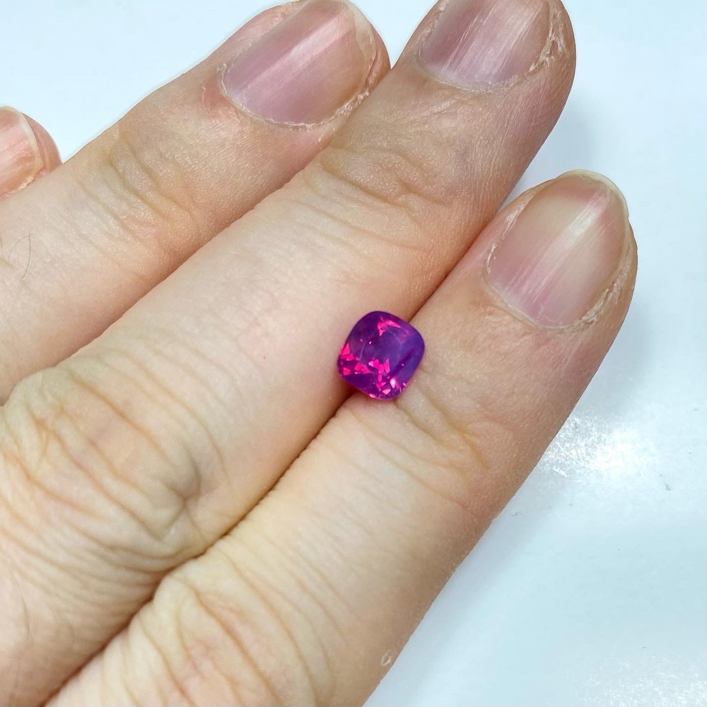 癒しと情熱の同居する 美サファイア