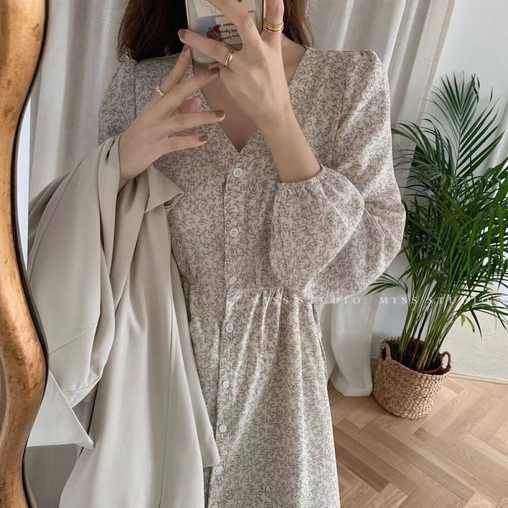 フロントボタン花柄ワンピース