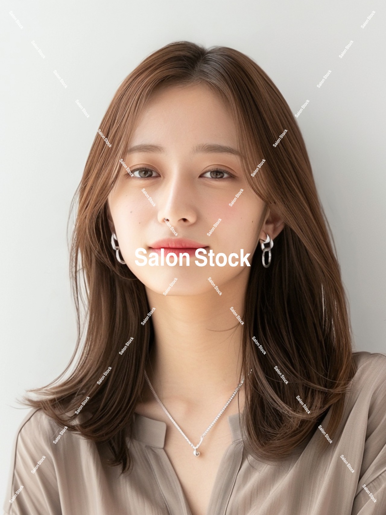 【レディース】外ハネセミロング