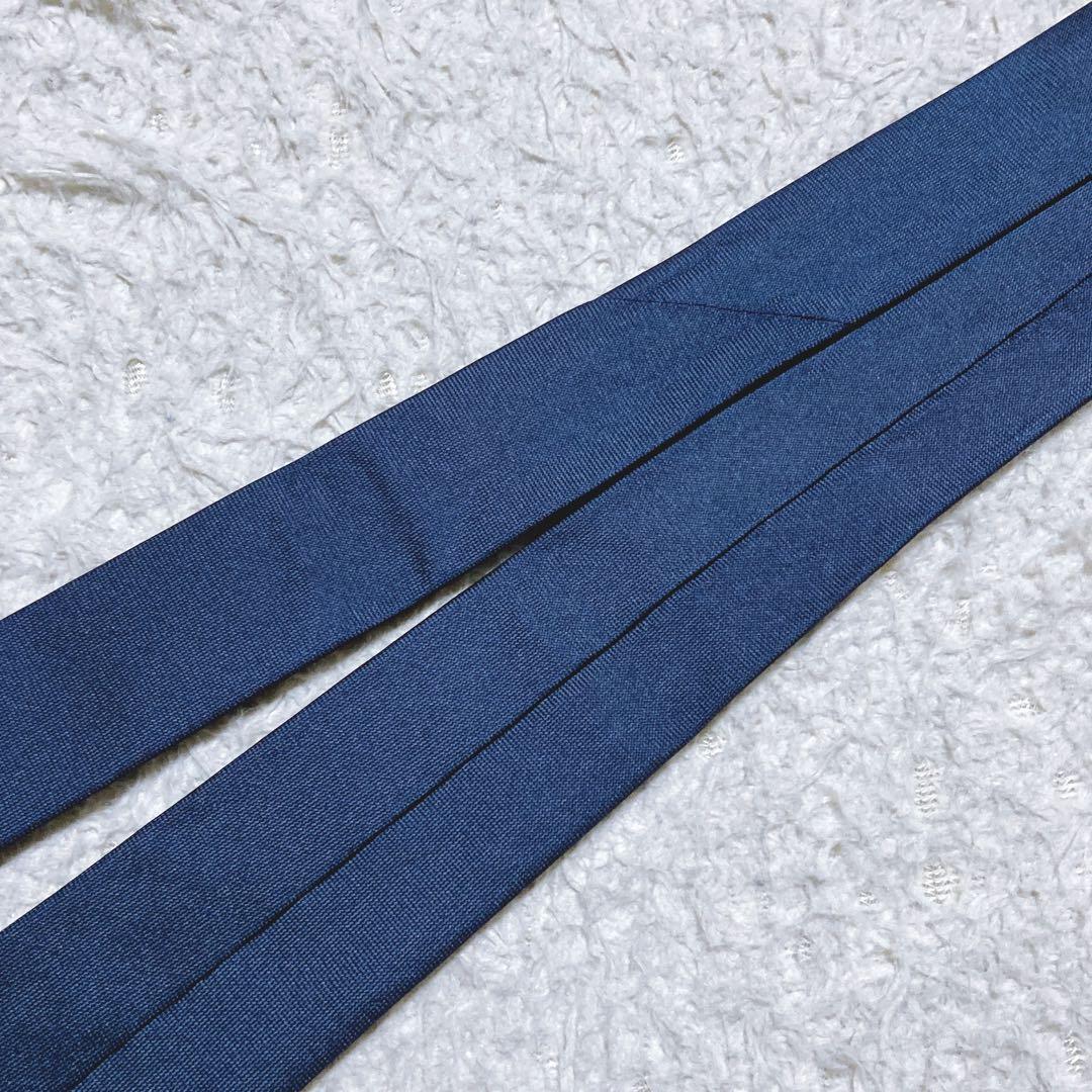 人気・完売品⭐️ルイヴィトン　ネクタイ　カラフル　ナロータイ　刺繍　シルク100% 人気・完売品⭐️ルイヴィトン ネクタイ カラフル ナロータイ 刺繍