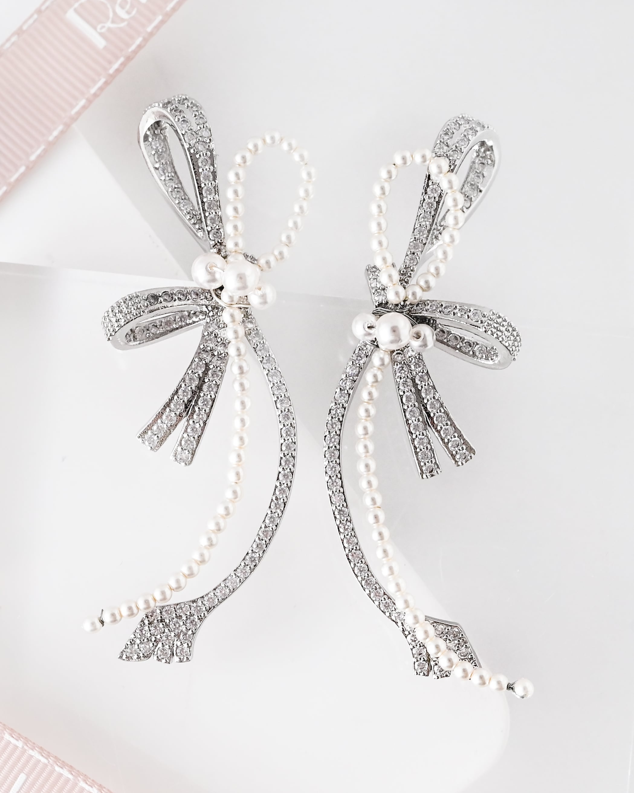 パールリボンブライダルピアス【AE2512-02】