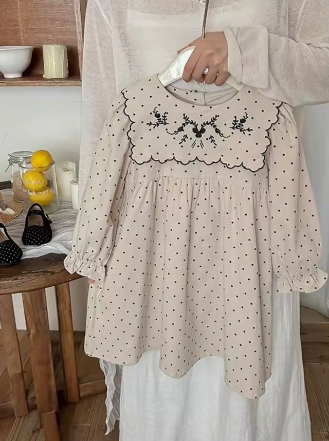 【取寄】スカラップビックカラーが目を惹くドット柄ワンピース