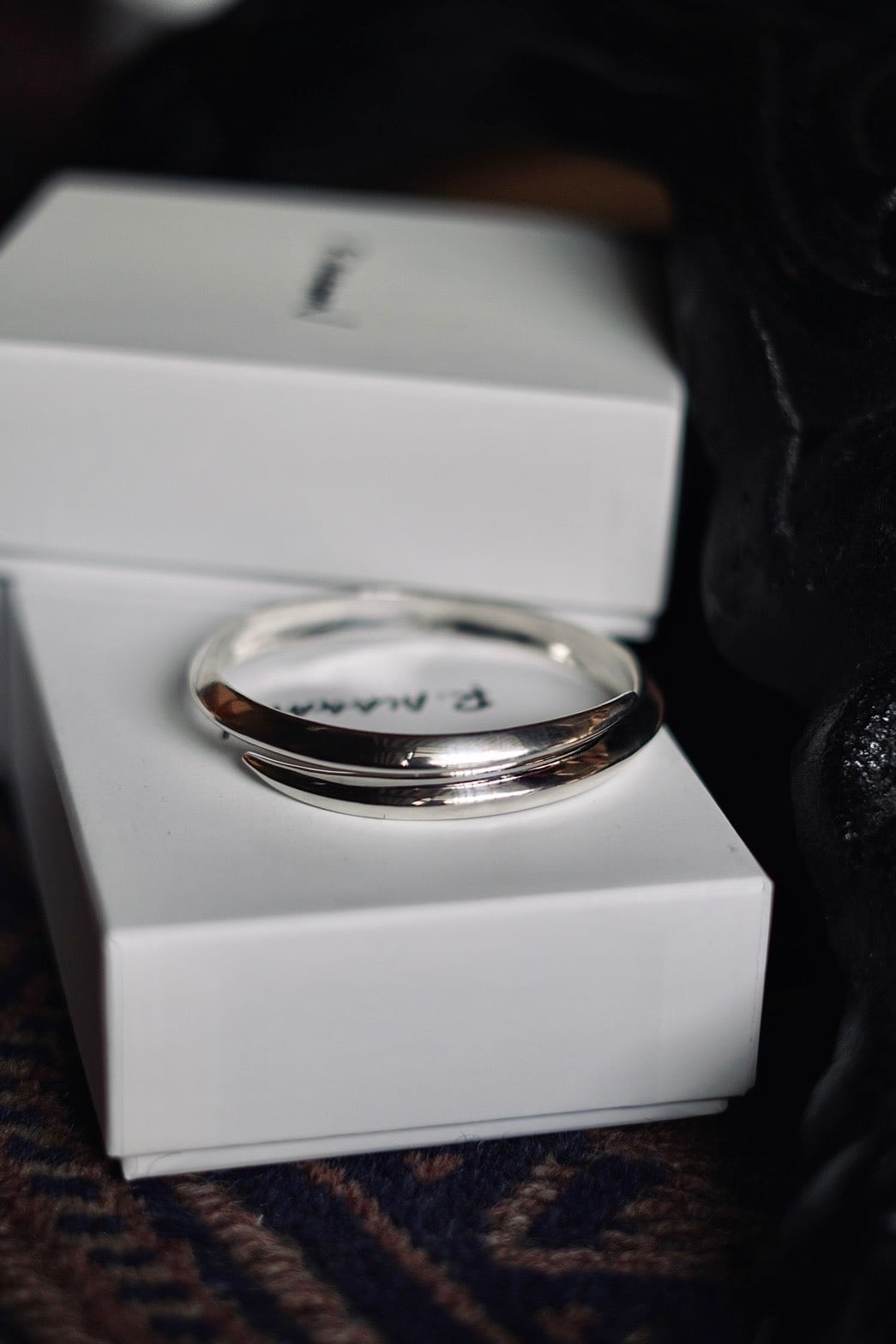 8UEDE / Spectrum Hole Pierce. Gold ( Gold.Green ) | JUQUI Online