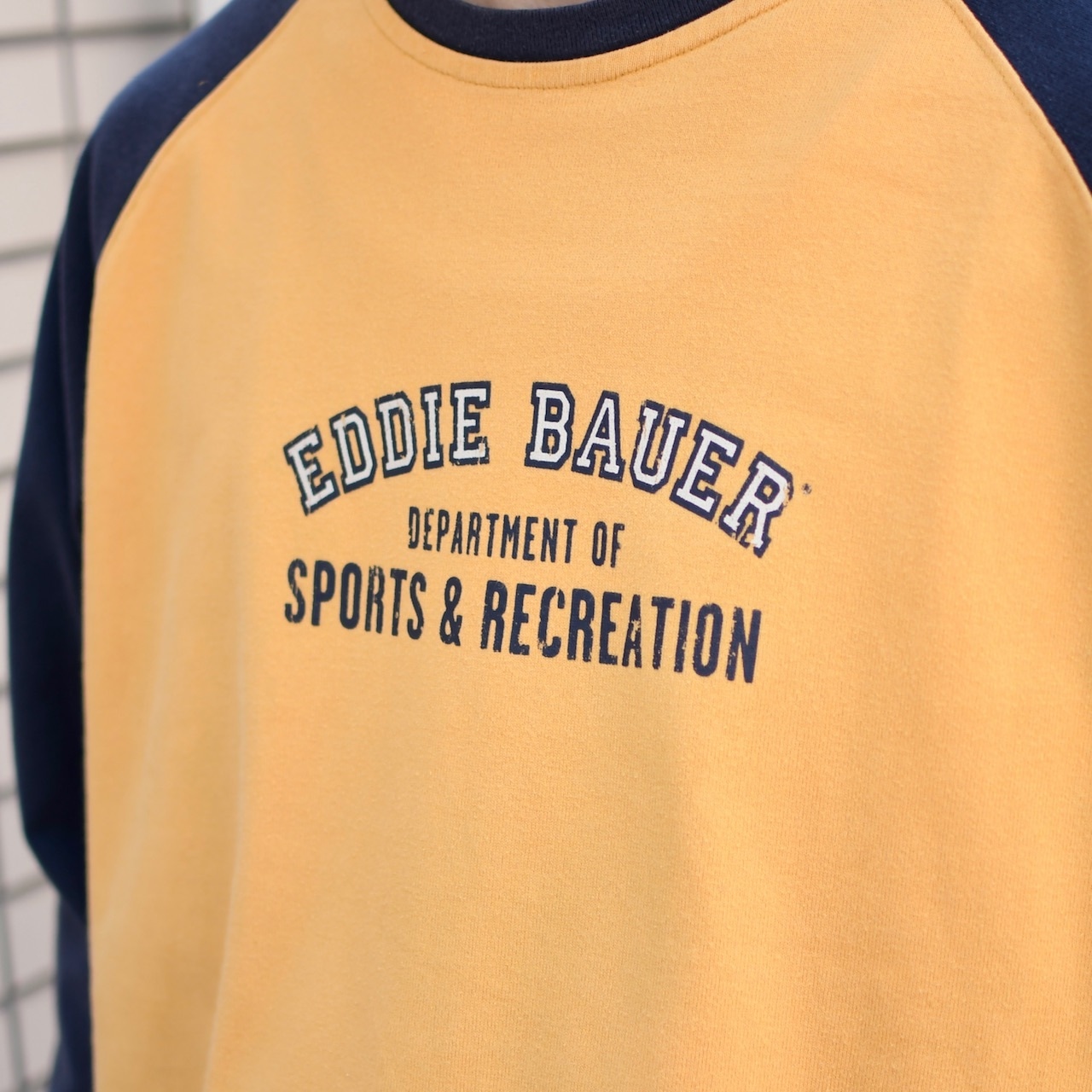 Eddie Bauer sports raglan sleeve tee