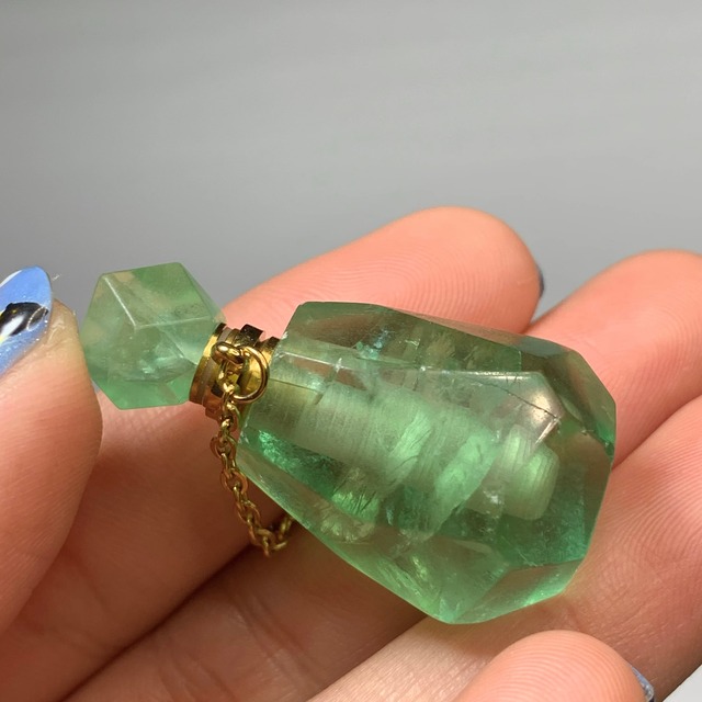 4.グリーンフローライト・ミニ香水瓶