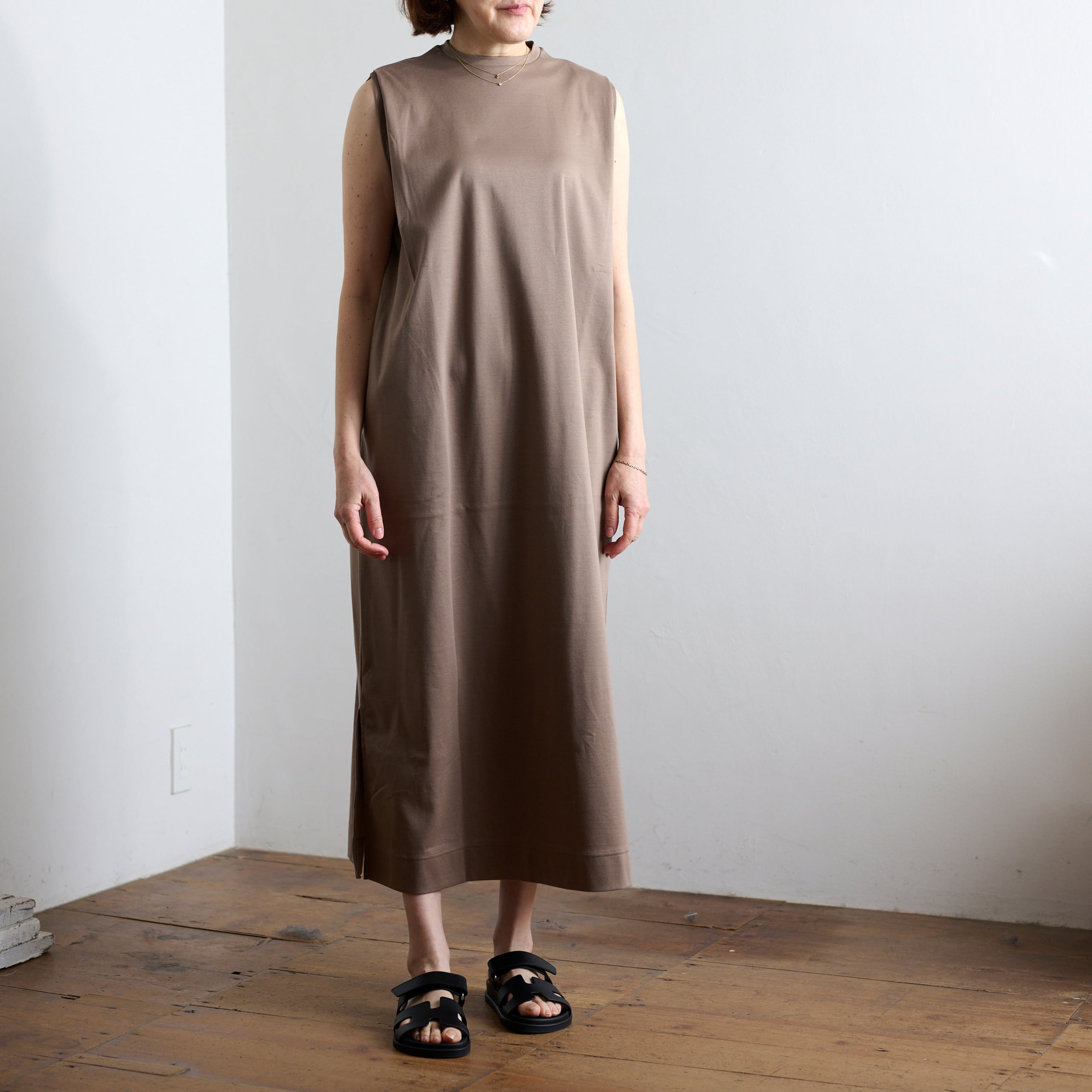 SLOANE スローン コットンコンパクトスーピマポンチ タックショルダーワンピース SL8S-T619-S10 ライトブラウン