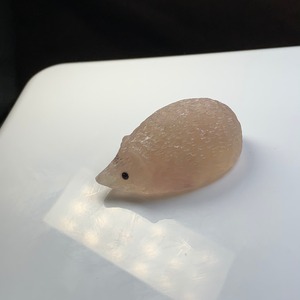 129.つぶらな瞳フローライト ハリネズミさん