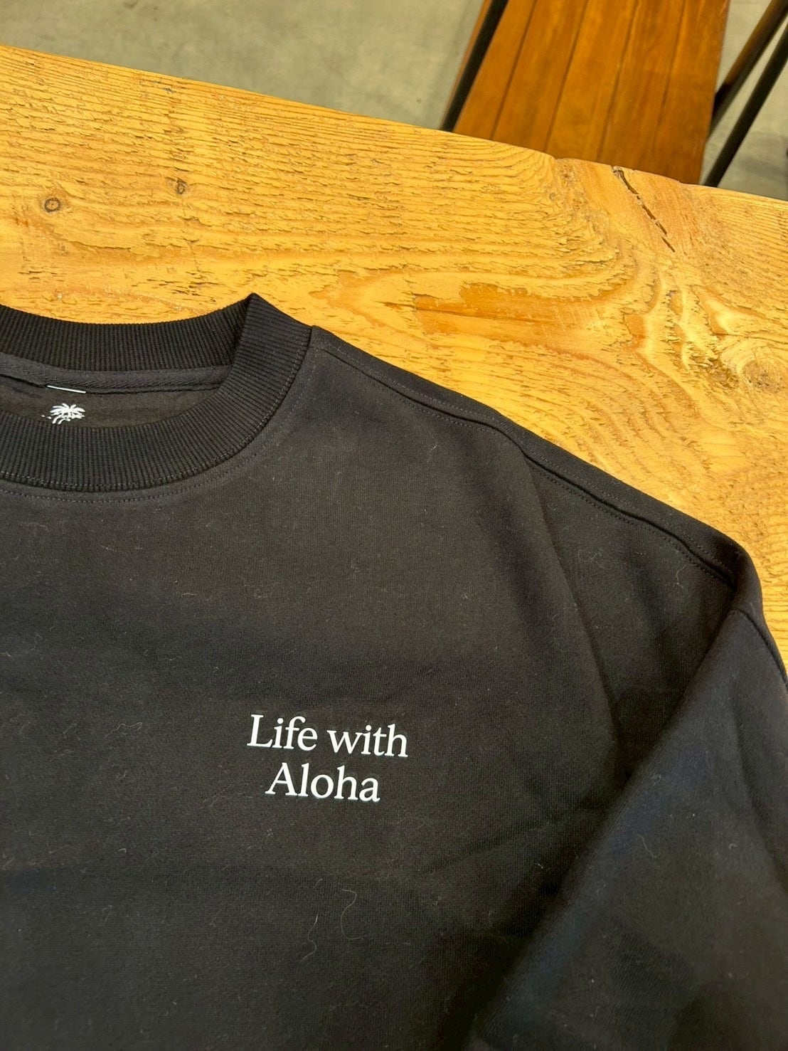 8th anniversary LIFE with aloha トレーナー (単品)￥12,000(￥13,200)