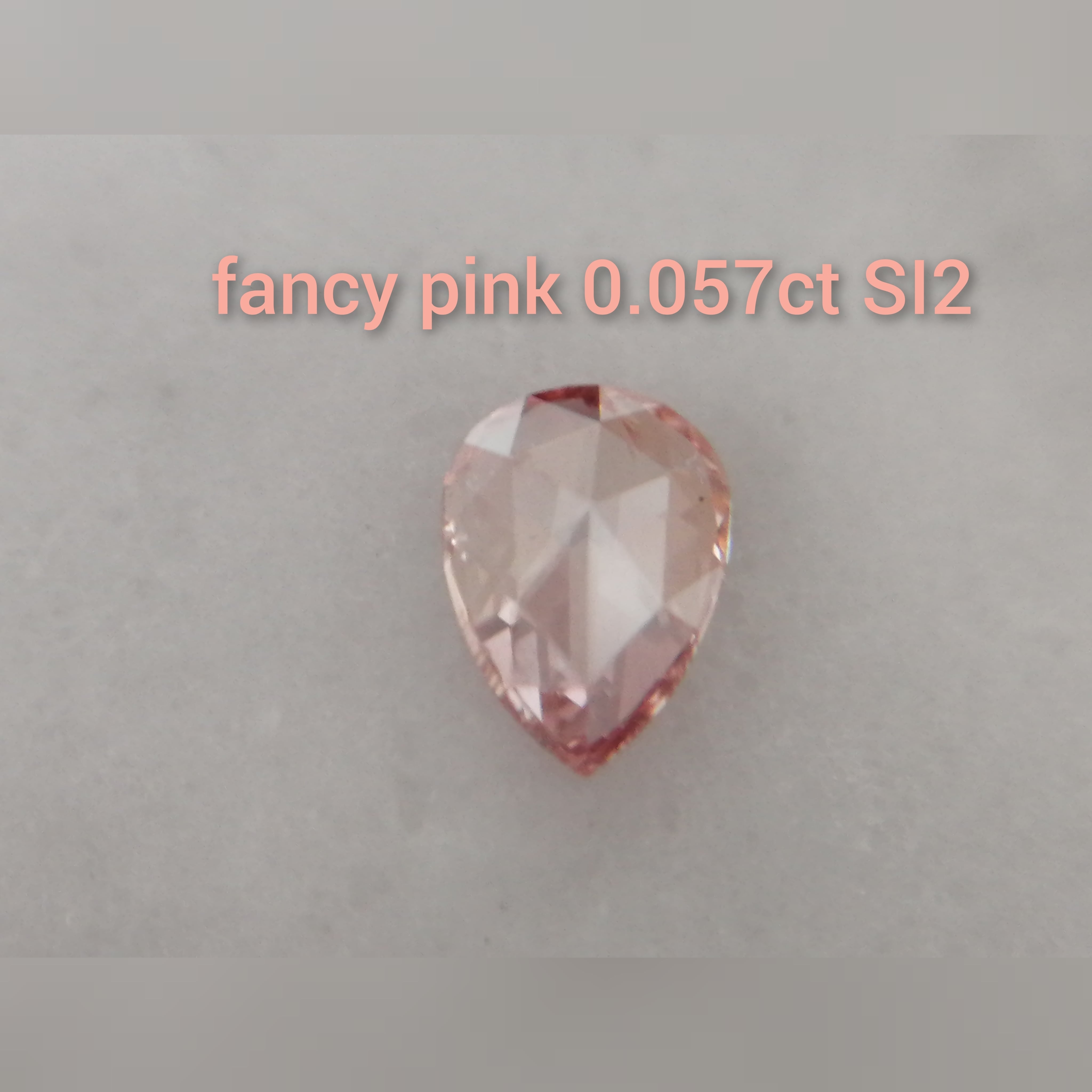 ブリオレットカット ピンクダイヤ 0,139ct ルース