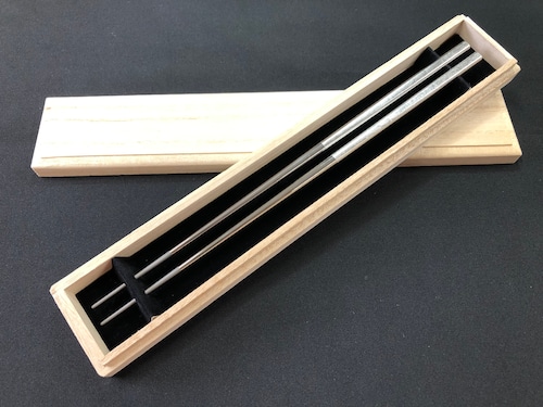 日本製　チタン箸（プラチナ箔）つや有り　鏡面【桐箱入り】【贈り物に最適】/ Titanium Solid Chopsticks