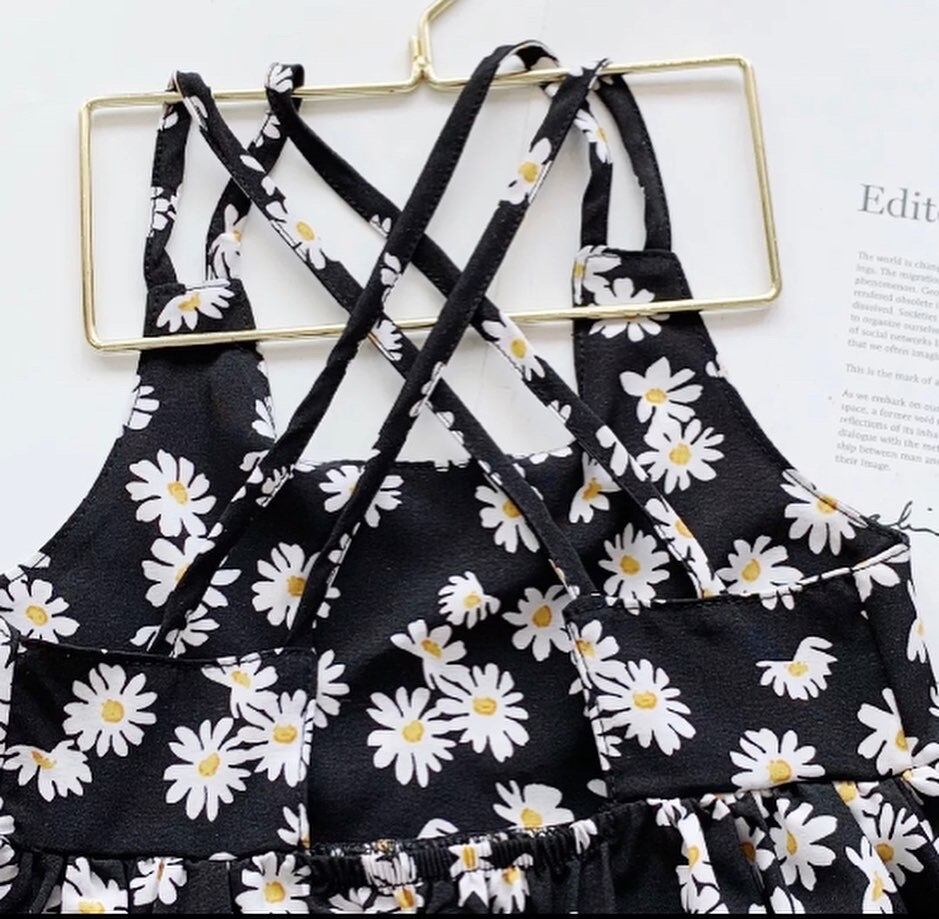 バックデザインフラワーワンピース…..海外子供服 プチプラ サマードレス ブラック 花柄