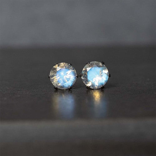 レインボームーンストーン・ピアス　6mm（1ペア）　No.2