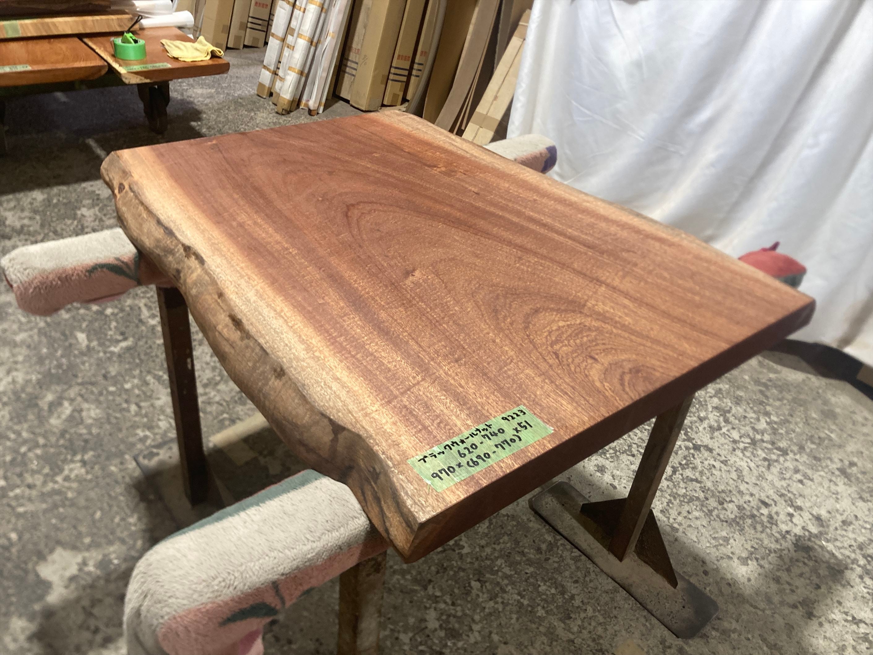 ブラックウォールナット9223 一枚板無垢 乾燥材 970x620-740x51mm カウンター センターテーブル ダイニングテーブル