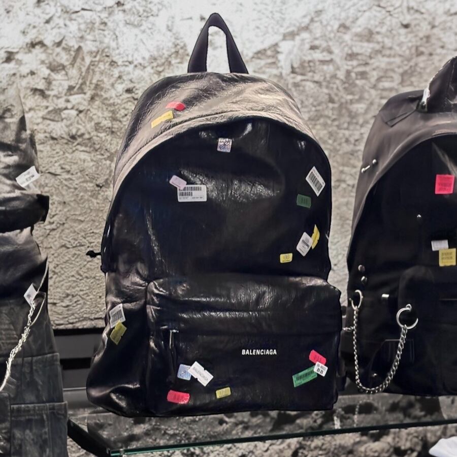 BALENCIAGA】EXPLORER BACKPACK | AYIN