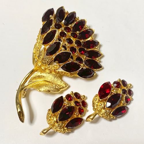 Vintage Lisa Jewels Earrings & Brooch 