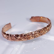 Hawaiian Lei Bangle -pink gold-