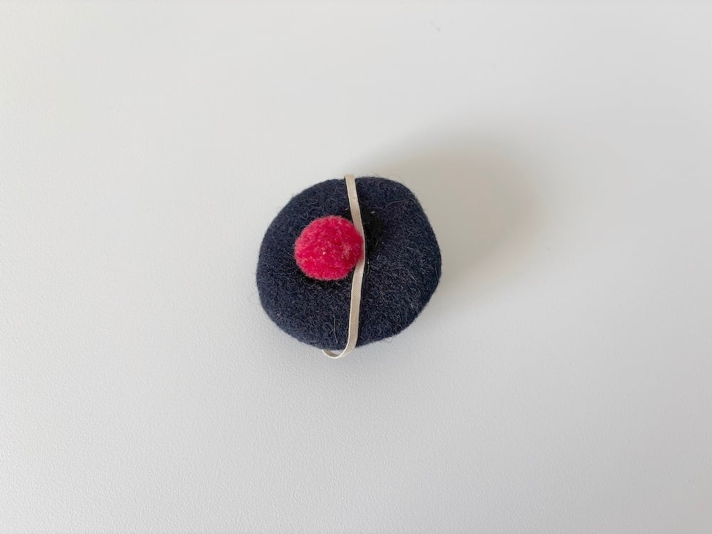 【フランス】フェルトでできた、水平さんの小さな帽子 / 人形用