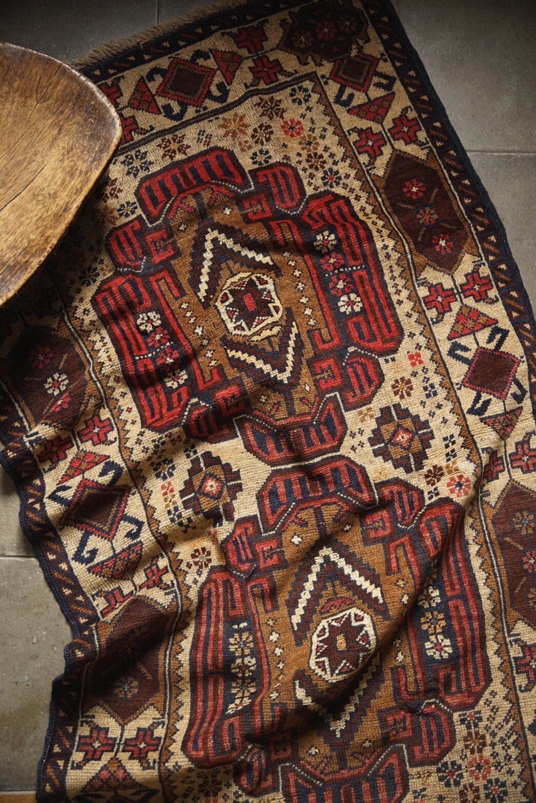 924 -Vintage Baluch rug