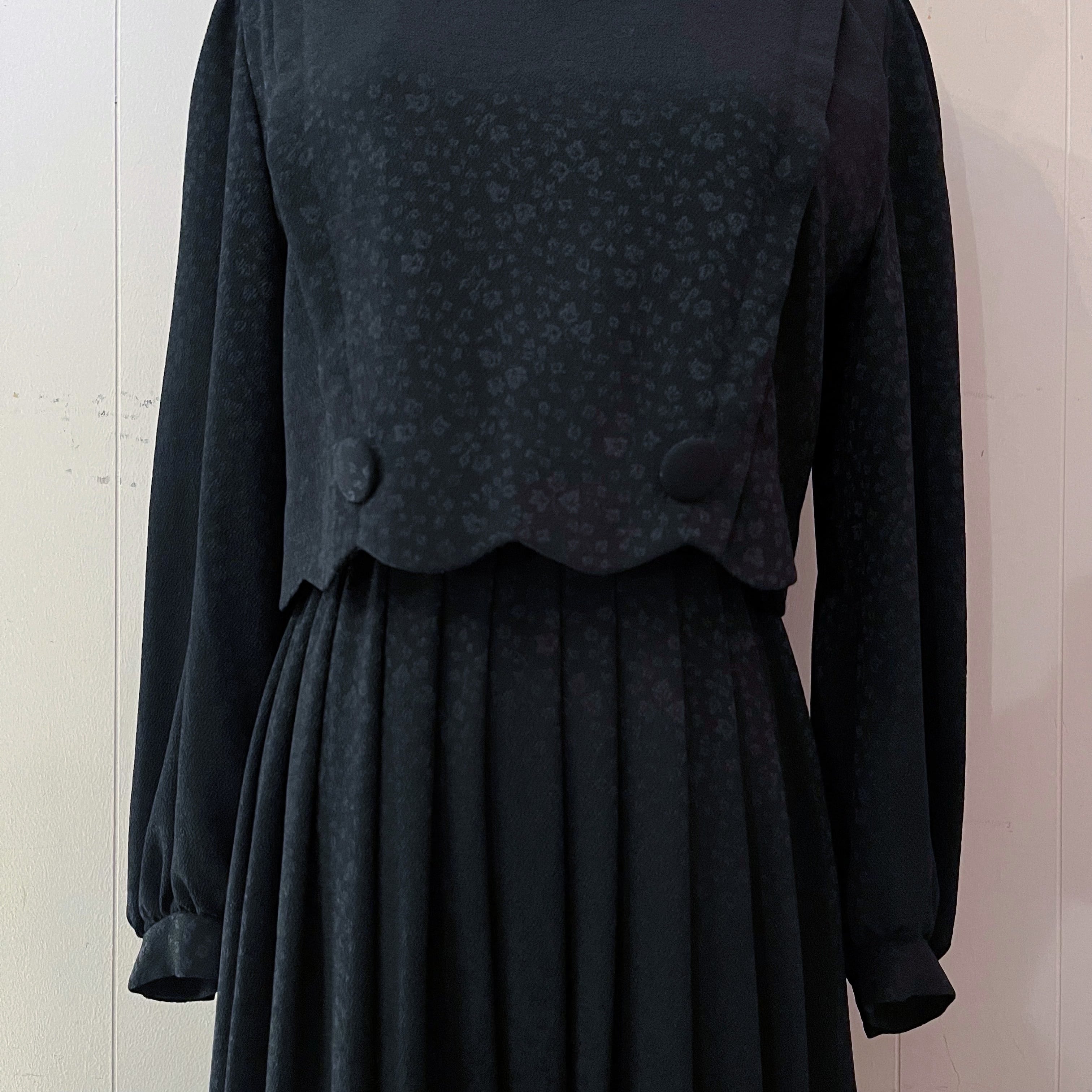 black mini flower separate one-piece