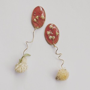 petal earrings / pierce