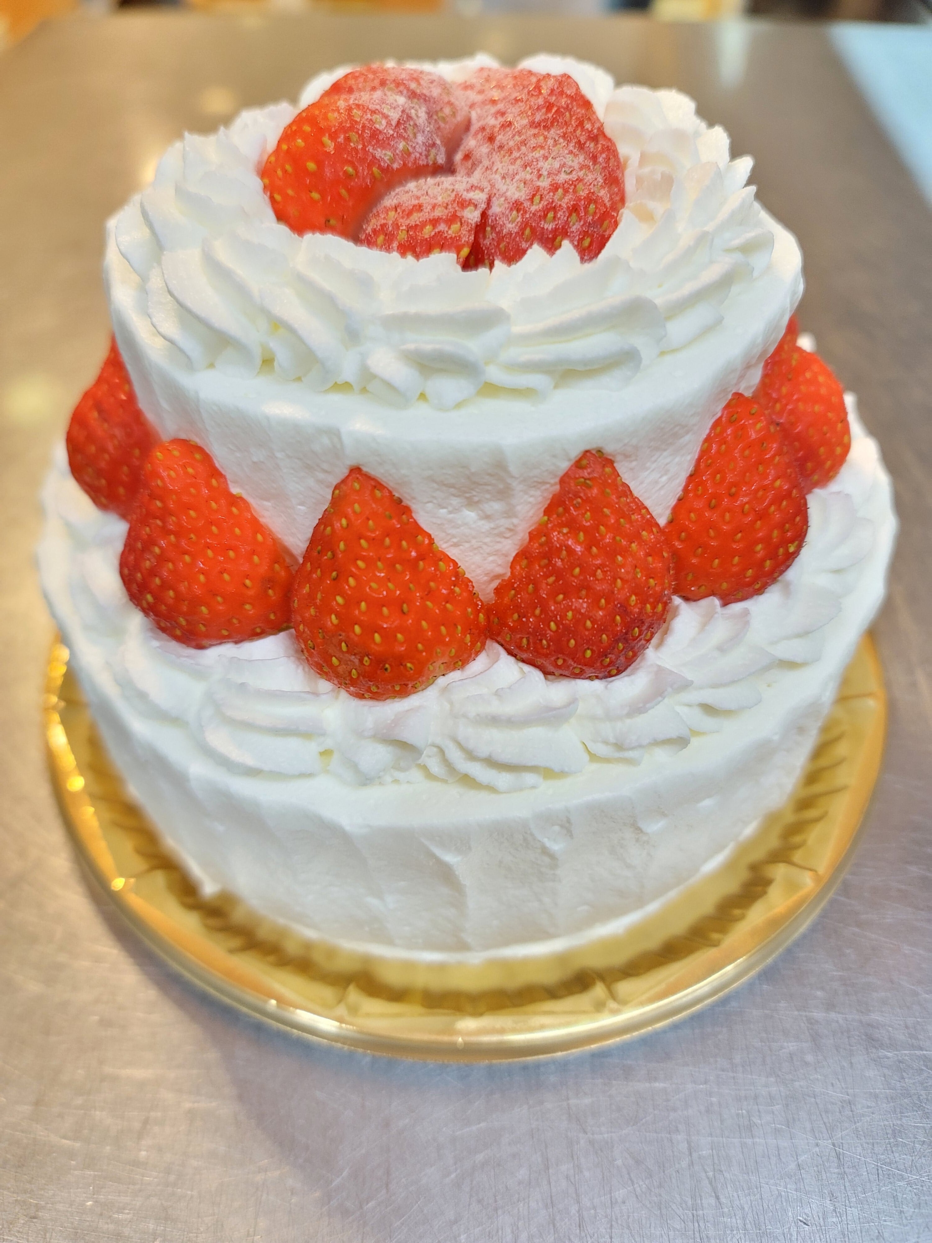 苺のホールケーキ | パティスリーハット