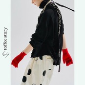 黒フリルラインのいたずらトップス《i0735》