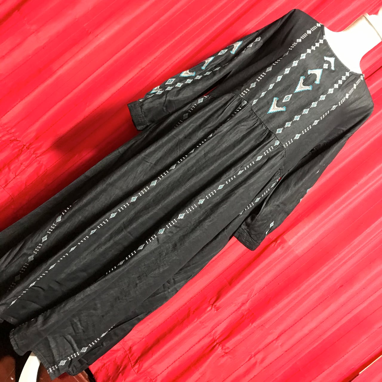 マライカ デニム幾何学刺繍ワンピース ブラック